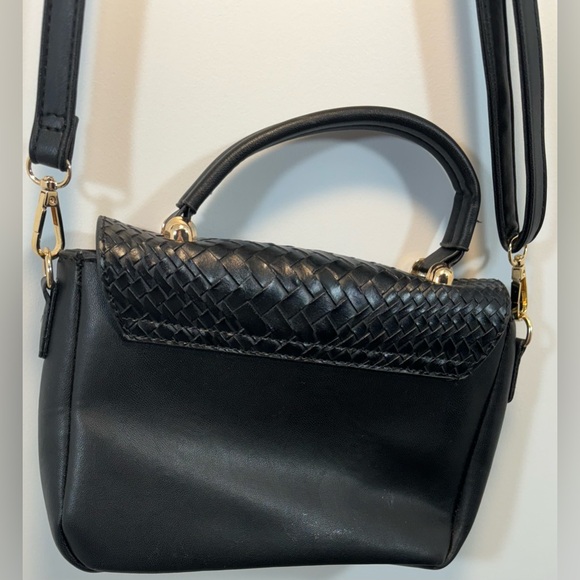Darcy Marks London Gold Chain Accent Black Leather Weave Shoulder Strap Purse - Picture 5 of 8